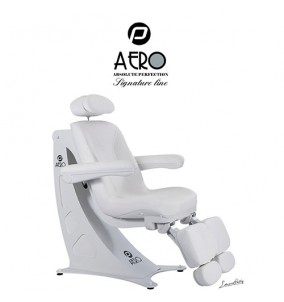 Fotvårdstol AERO i vit med fotpedal & droppbricka